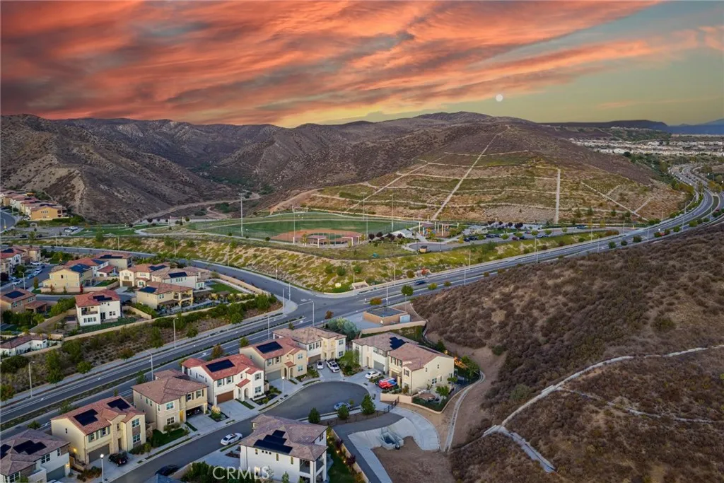 19230 Blackthorn Drive, Saugus, California 91351 home-pic-36